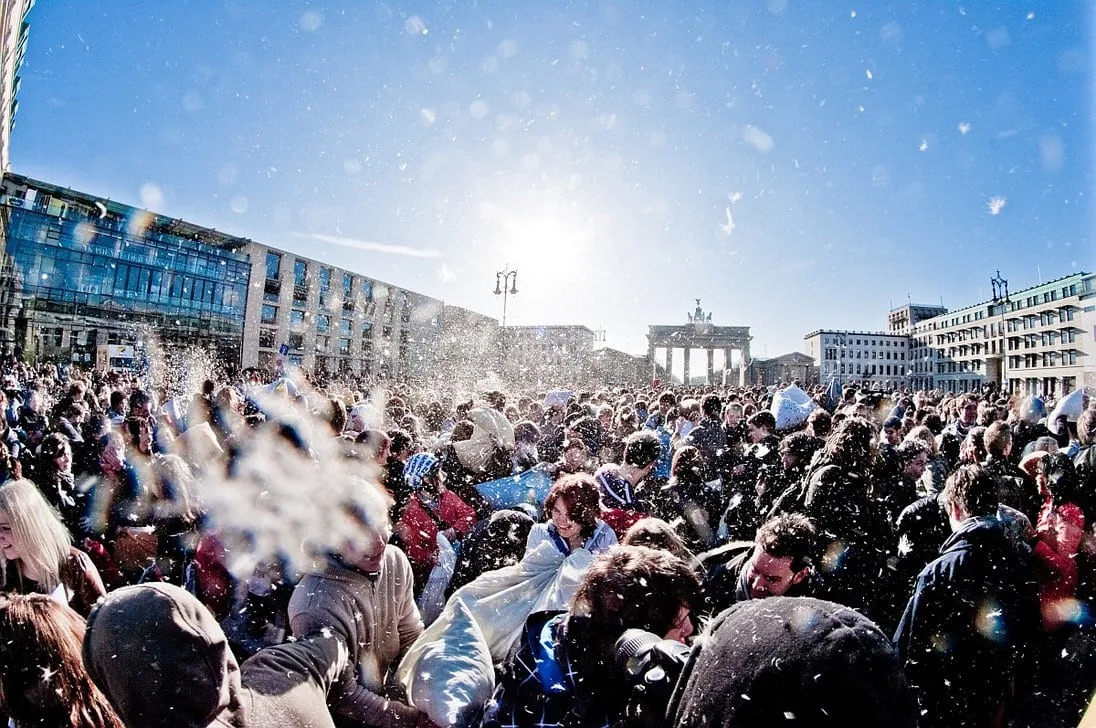 berlin_pillow_fight_2011___2_by_egg_salad-d3d3fmn