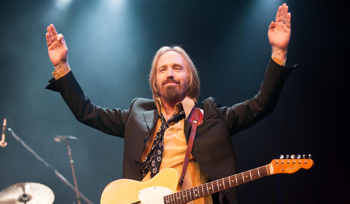 Το νέο βίντεο κλιπ για το “Leave Virginia Alone” του Tom Petty.